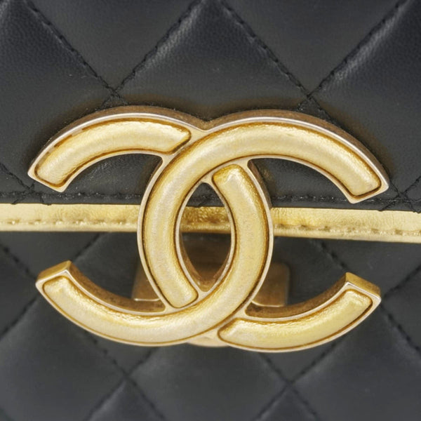 CHANEL CC Chic Double Flap Quilted Leather Shoulder Bag Black