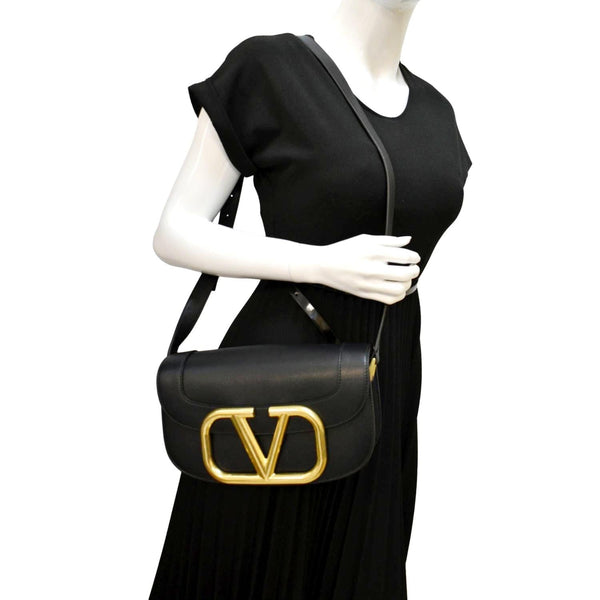 VALENTINO Supervee Leather Crossbdoy Bag Black