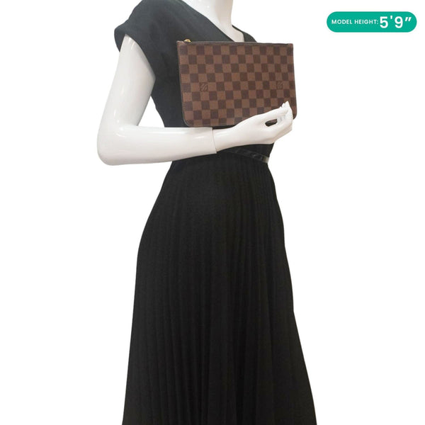 LOUIS VUITTON Neverfull Wristlet Damier Ebene Pouch Brown