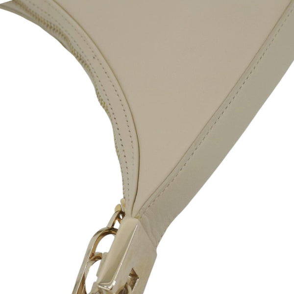 GUCCI Leather Shoulder Bag Cream 001.3812