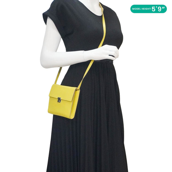 HERMES Clic 16 Epsom Leather Wallet on Strap Crossbody Bag Lime