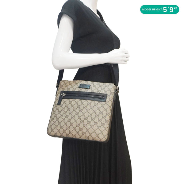 GUCCI Front Zip Medium GG Canvas Messenger Bag Beige 406974