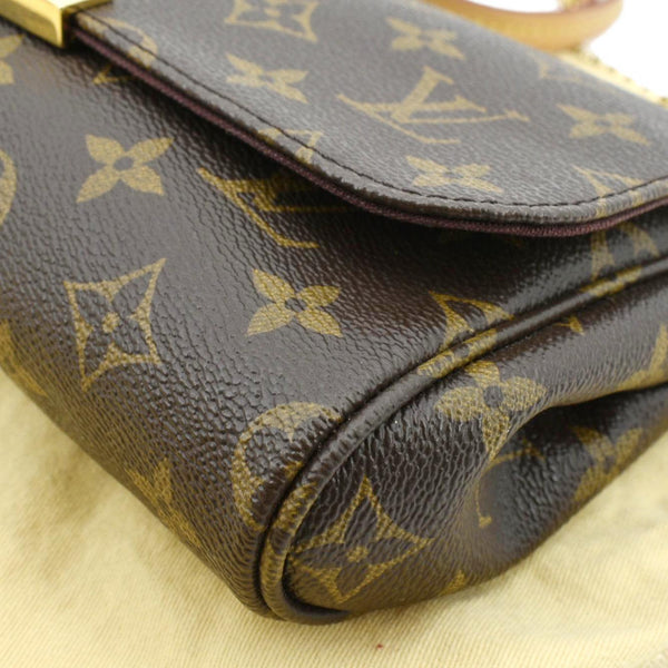 LOUIS VUITTON Favorite MM Monogram Canvas Crossbody Bag Brown