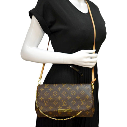 LOUIS VUITTON Favorite MM Monogram Canvas Crossbody Bag Brown