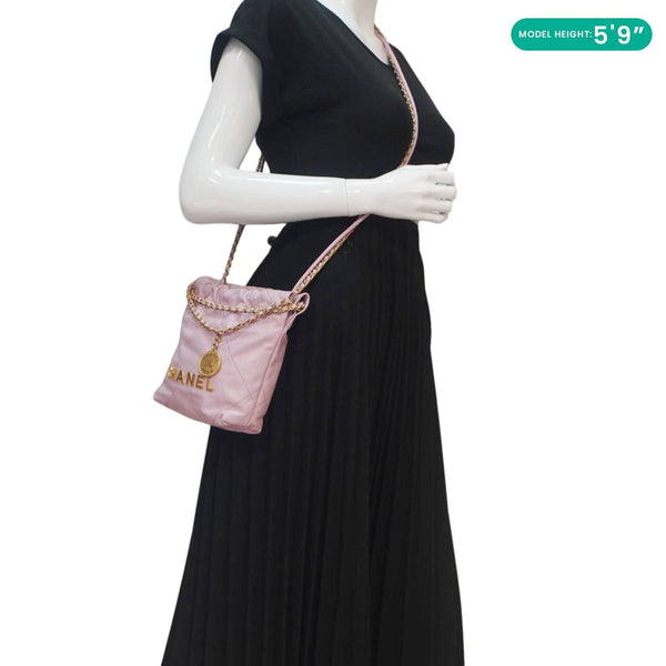 CHANEL 22 Mini Shiny Calfskin Leather Chain Crossbody Bag Pink