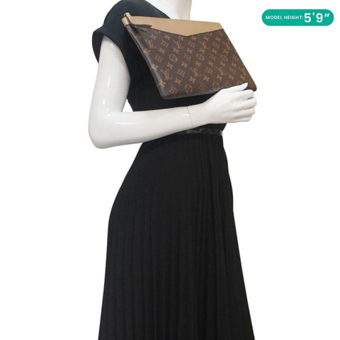 LOUIS VUITTON Daily Pouch Monogram Canvas Clutch Brown