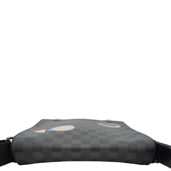 LOUIS VUITTON District PM Messenger Damier Graphite Messenger Bag Black