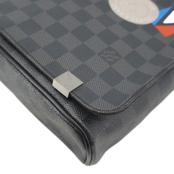 LOUIS VUITTON District PM Messenger Damier Graphite Messenger Bag Black