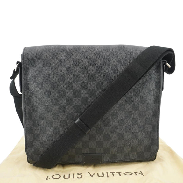 LOUIS VUITTON District Messenger Damier Graphite Messenger Bag Black