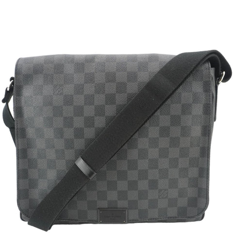 LOUIS VUITTON District Messenger Damier Graphite Messenger Bag Black