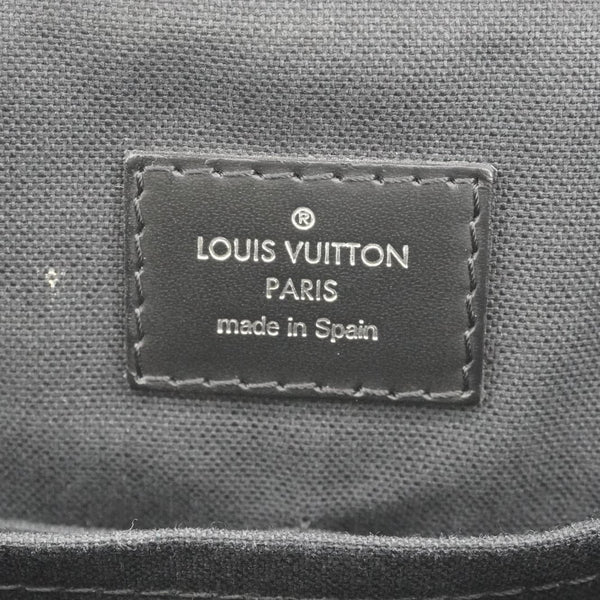 LOUIS VUITTON District Messenger Damier Graphite Messenger Bag Black