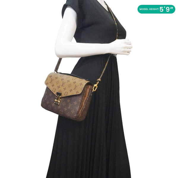 LOUIS VUITTON Metis Pochette Reverse Monogram Canvas Crossbody Bag Brown