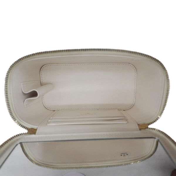 CHANEL Coco Casino Small Quilted Caviar Leather Chain Vanity Case White