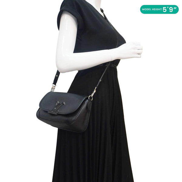 LOUIS VUITTON Buci Epi Leather Shoulder Bag Black