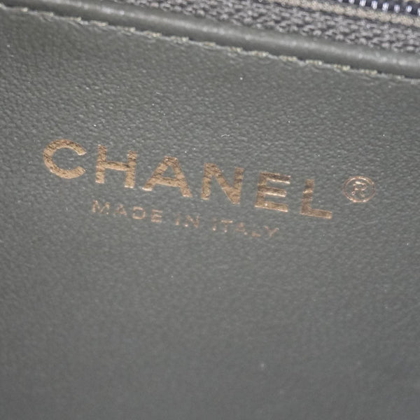 CHANEL Vanity Case Filigree CC Iridescent Quilted Caviar Leather Shoulder Bag Green