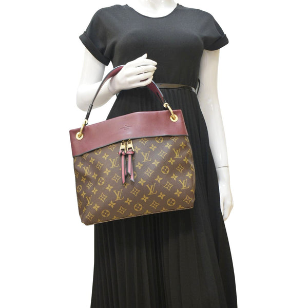 LOUIS VUITTON Tuileries Besace Leather Shoulder Bag with modle