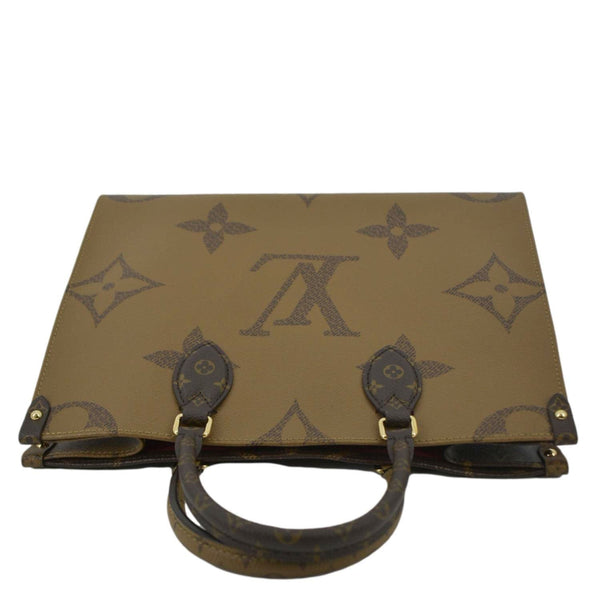 LOUIS VUITTON Onthego MM Giant Monogram Canvas Tote Shoulder Bag Brown