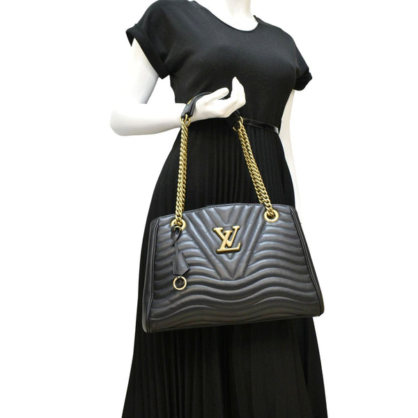 LOUIS VUITTON Wave Chain Leather Tote Shoulder Bag Black
