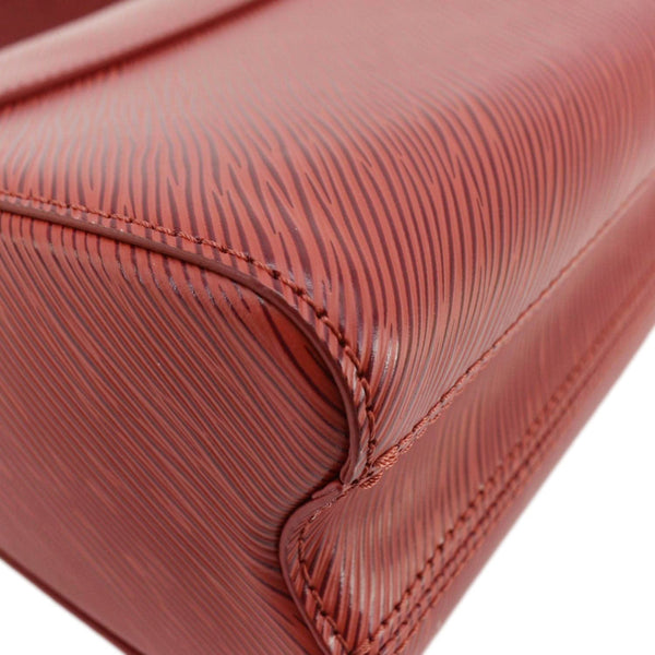 LOUIS VUITTON Twist MM Epi Leather Chain Shoulder Bag Red