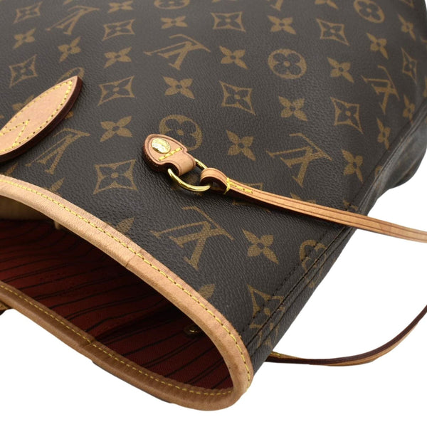 LOUIS VUITTON Neverfull MM Tote Bag Brown corner look