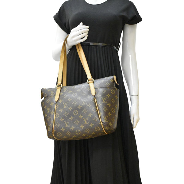 LOUIS VUITTON Totally PM Tote Bag Brown dummy look