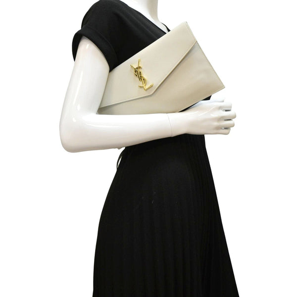 YVES SAINT LAURENT Uptown Envelope Grain De Poudre Leather dummy look