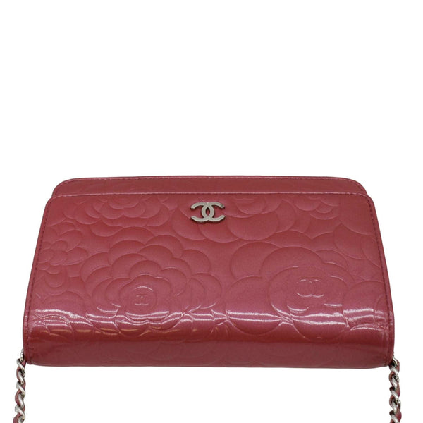 CHANEL Camellia Wallet Crossbody Bag Pink upper look