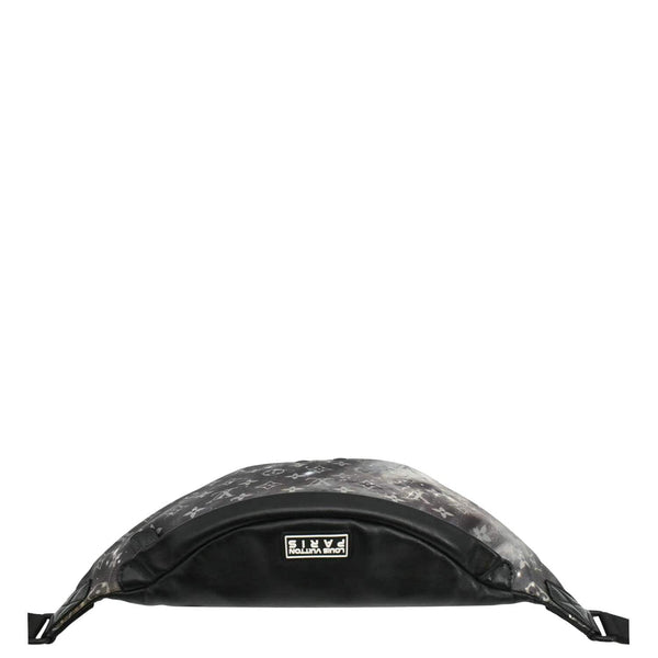 LOUIS VUITTON Discovery Monogram Galaxy Bumbag Black