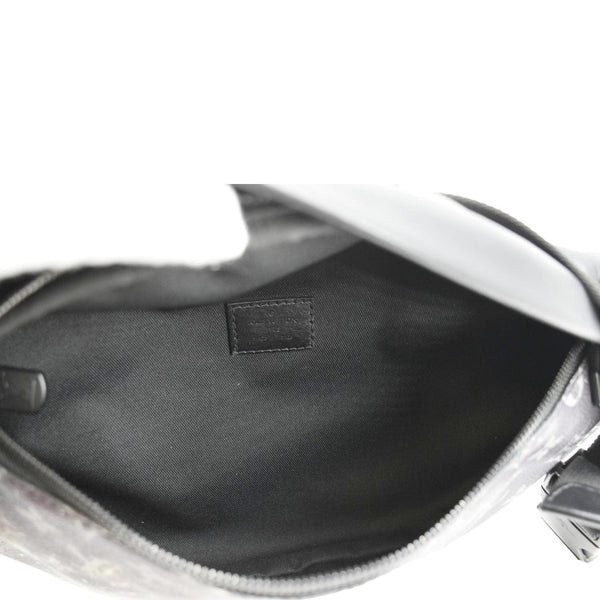 LOUIS VUITTON Discovery Monogram Galaxy Bumbag Black