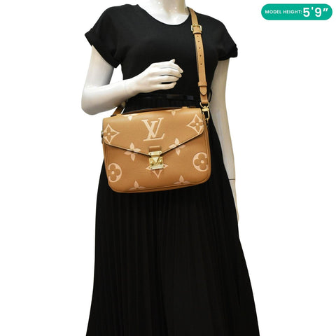 LOUIS VUITTON Metis Pochette Bicolor Monogram Empreinte Leather Crossbody dummy look