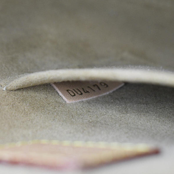 LOUIS VUITTON Boite Chapeau Souple Monogram Canvas Shoulder Bag Brown