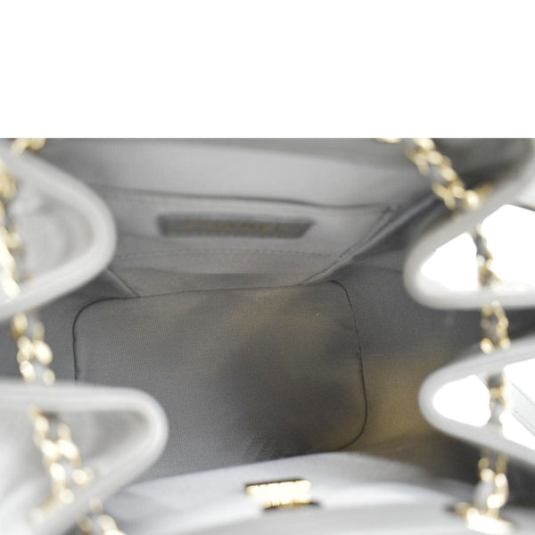 CHANEL Cream canvas tote bag with floral embroidery