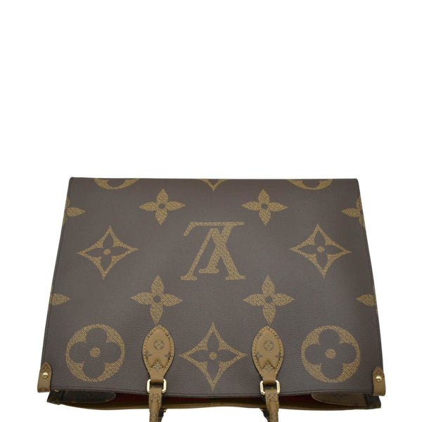LOUIS VUITTON Onthego GM Giant Monogram Canvas Tote Bag Brown