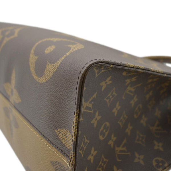 LOUIS VUITTON Onthego GM Giant Monogram Canvas Tote Bag Brown