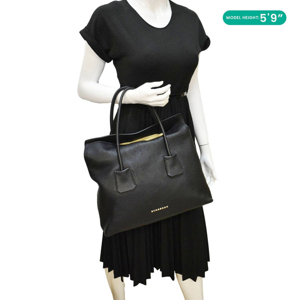 BURBERRY Baynard Medium Grainy Calfskin Leather Tote Bag Black DUMMY LOOK
