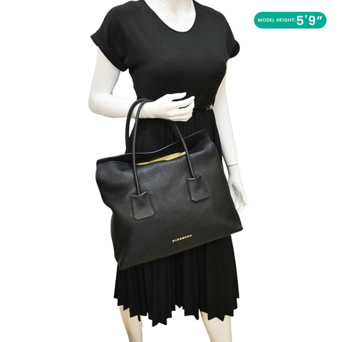 BURBERRY Baynard Medium Grainy Calfskin Leather Tote Bag Black DUMMY LOOK