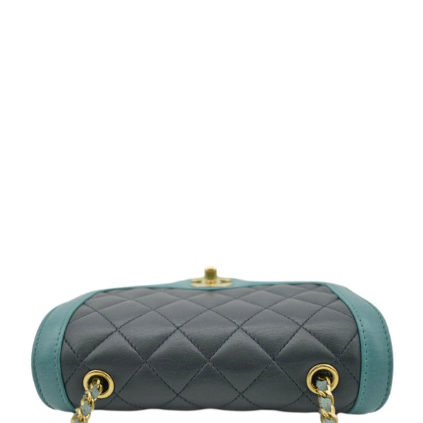 CHANEL Black shoulder bag with gold chain & black strap