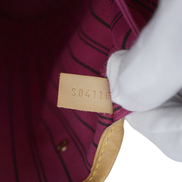 LOUIS VUITTON LOUIS VUITTON Tote Bag tag view