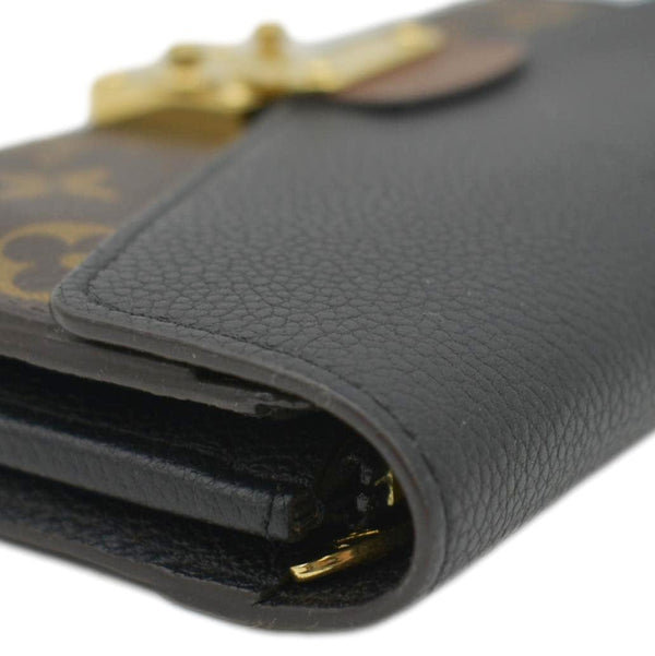 LOUIS VUITTON Wallet Brown Bag LOUIS VUITTON Wallet Brown Bag front right border view