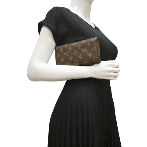 LOUIS VUITTON Brazza Monogram Canvas Bifold Long Wallet Brown