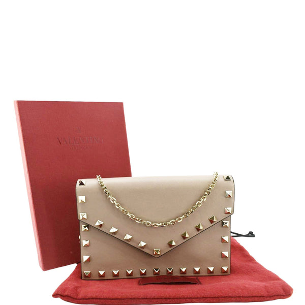 VALENTINO Rockstud Envelope Leather Chain Crossbody Bag Taupe