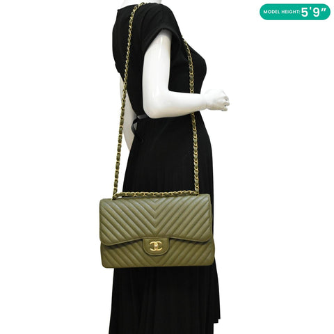 CHANEL Classic Jumbo Crossbody Bag Olive dumy look