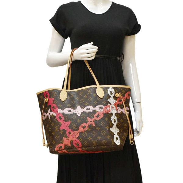 LOUIS VUITTON Neverfull MM Bay Chain Monogram Canvas Tote Bag Fuchsia