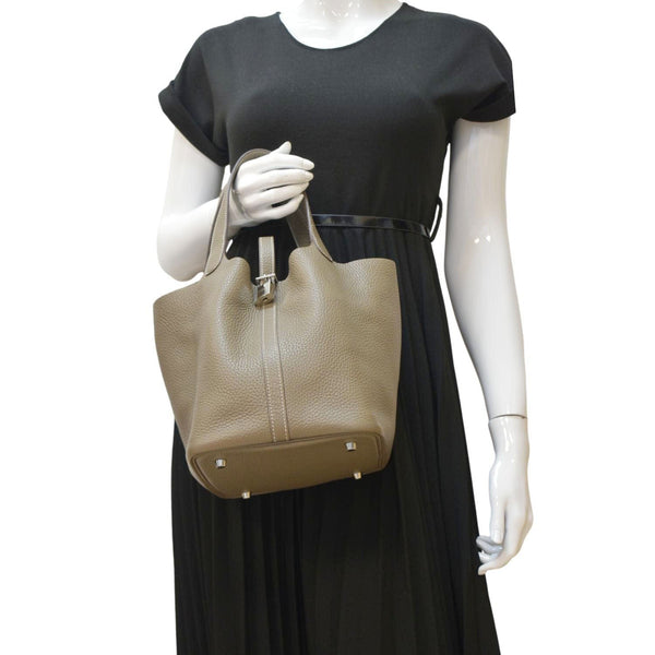 HERMES Picotin Lock 22 MM Taurillon Clemence Leather Hobo Bag Etoupe