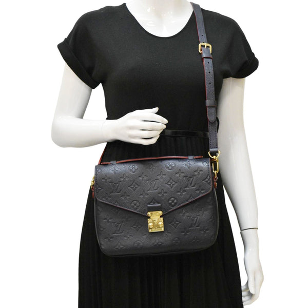 LOUIS VUITTON Metis Pochette Empreinte Leather Crossbody Bag Navy Blue dummy look