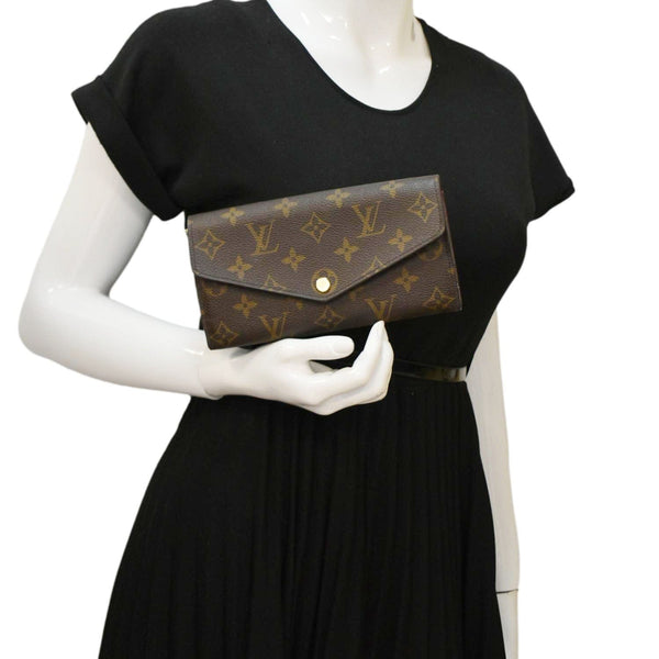 LOUIS VUITTON Sarah Monogram Canvas Wallet Brown