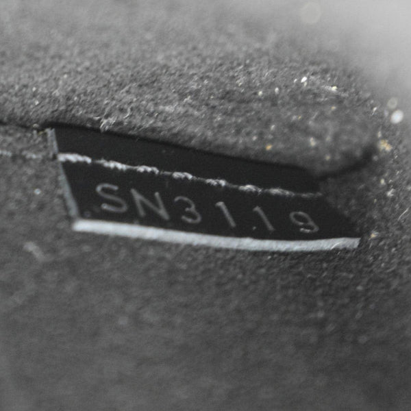 LOUIS VUITTON Kirigami Necklace Epi Leather Clutch Black