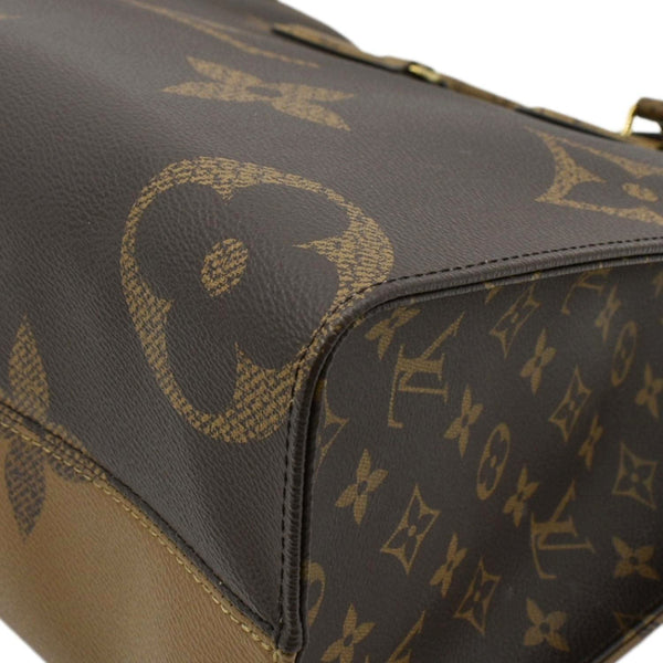 LOUIS VUITTON Onthego MM Giant Monogram Reverse Canvas Tote Bag Brown