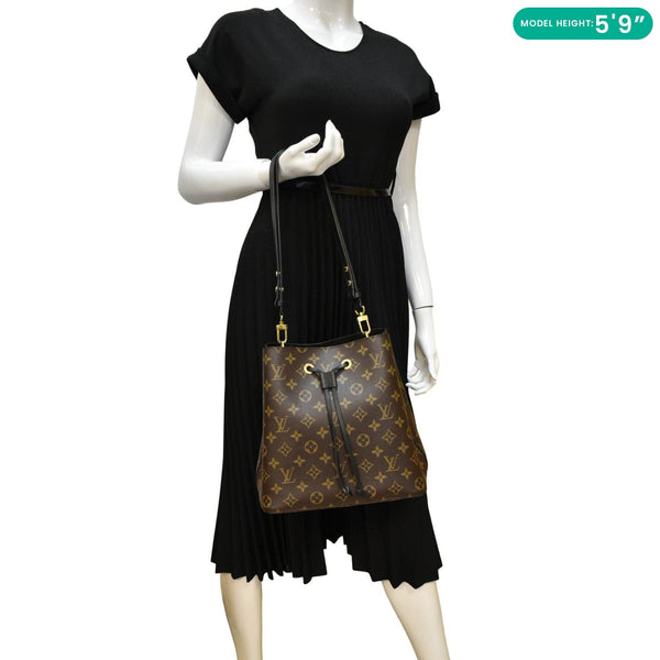 LOUIS VUITTON Neonoe Shoulder Bag Brown dummy look
