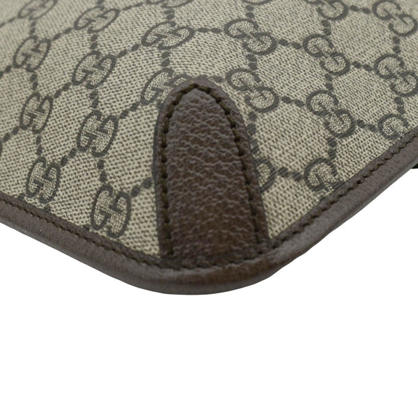 GUCCI Messenger Bag Beige lower right end look